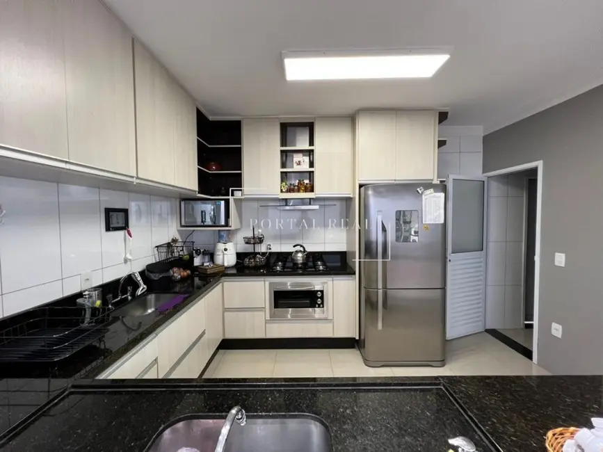 Casa com 3 quartos à venda, 271m2 em Residencial Santa Maria, Valinhos - SP - imagem 9 Foto 9 de Casa com 3 quartos à venda, 271m2 em Residencial Santa Maria, Valinhos - SP