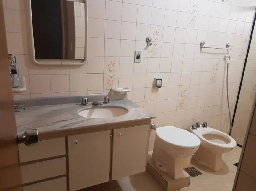 Apartamento com 3 quartos à venda, 161m2 em Vila Itapura, Campinas - SP - imagem 9 Foto 9 de Apartamento com 3 quartos à venda, 161m2 em Vila Itapura, Campinas - SP