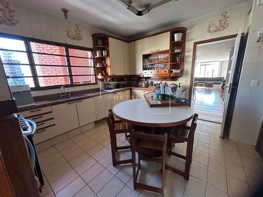 Apartamento com 4 quartos à venda, 182m2 em Cambuí, Campinas - SP - imagem 3 Foto 3 de Apartamento com 4 quartos à venda, 182m2 em Cambuí, Campinas - SP