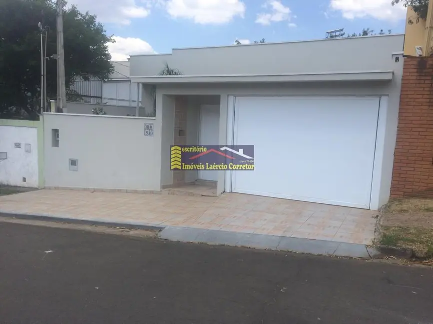 Foto 1 de Casa com 3 quartos à venda, 200m2 em Valinhos - SP