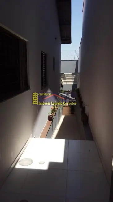 Casa com 3 quartos à venda, 240m2 em Valinhos - SP - imagem 4 Foto 4 de Casa com 3 quartos à venda, 240m2 em Valinhos - SP
