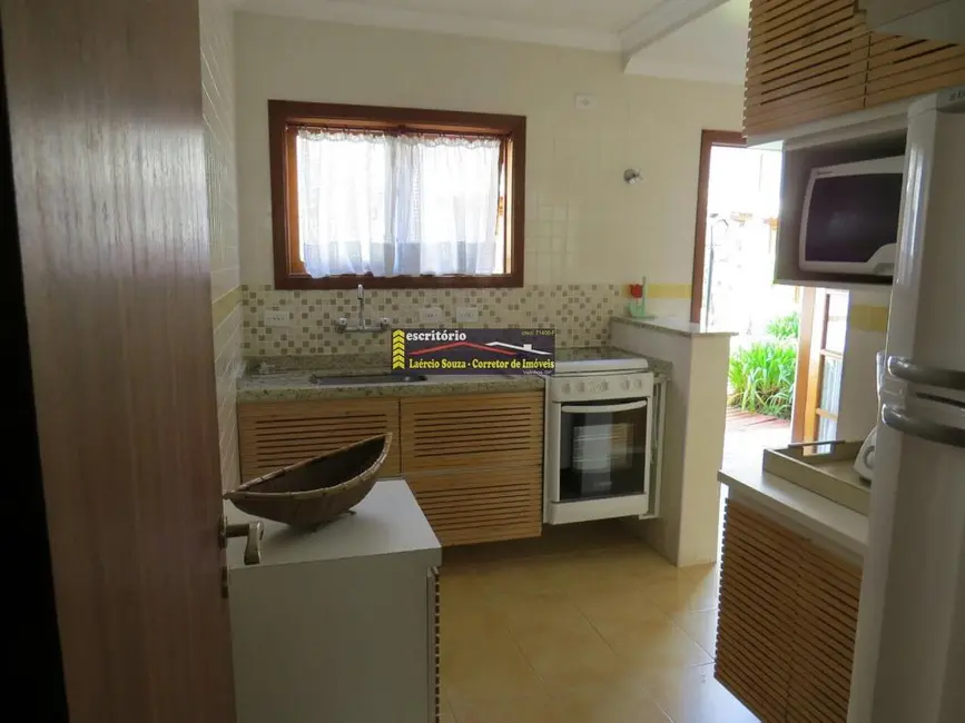 Foto 7 de Casa de Condomínio com 4 quartos à venda, 140m2 em Campos Do Jordao - SP