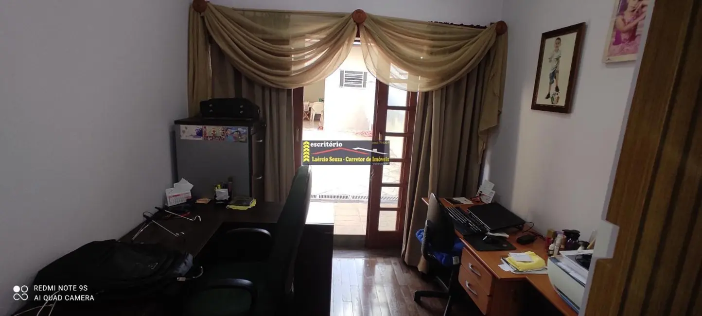 Casa com 3 quartos à venda, 336m2 em Valinhos - SP - imagem 4 Foto 4 de Casa com 3 quartos à venda, 336m2 em Valinhos - SP