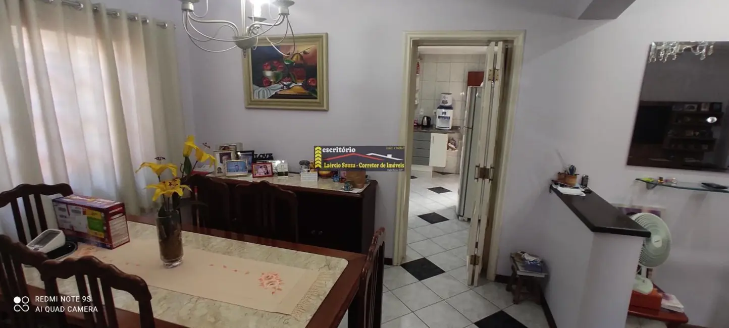 Casa com 3 quartos à venda, 336m2 em Valinhos - SP - imagem 8 Foto 8 de Casa com 3 quartos à venda, 336m2 em Valinhos - SP