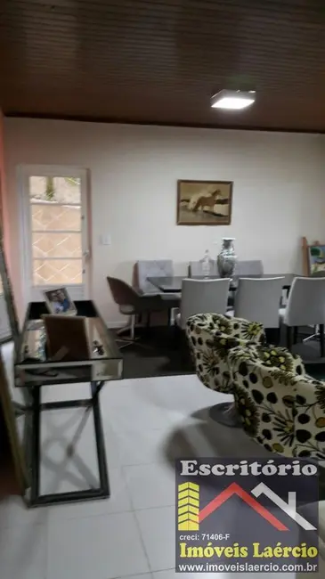 Casa com 3 quartos à venda, 700m2 em Aguas De Lindoia - SP - imagem 3 Foto 3 de Casa com 3 quartos à venda, 700m2 em Aguas De Lindoia - SP