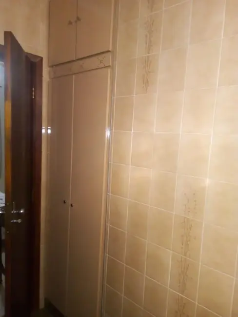 Casa com 3 quartos à venda, 260m2 em Valinhos - SP - imagem 8 Foto 8 de Casa com 3 quartos à venda, 260m2 em Valinhos - SP