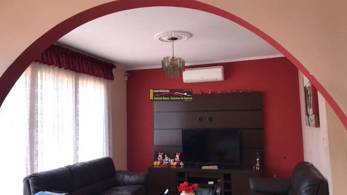 Casa com 2 quartos à venda, 260m2 em Valinhos - SP - imagem 9 Foto 9 de Casa com 2 quartos à venda, 260m2 em Valinhos - SP