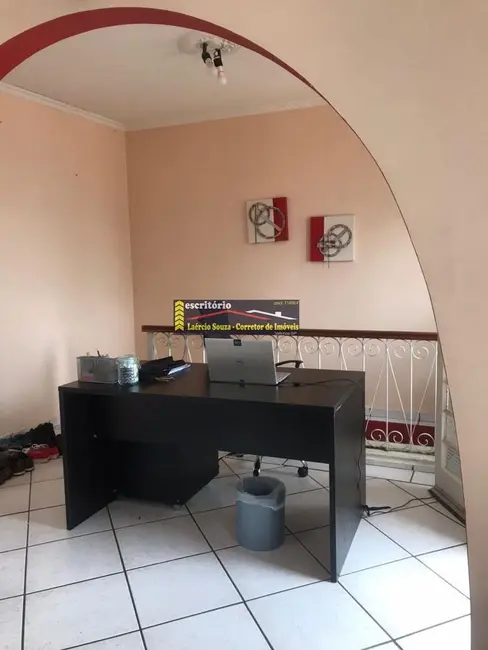 Casa com 2 quartos à venda, 260m2 em Valinhos - SP - imagem 4 Foto 4 de Casa com 2 quartos à venda, 260m2 em Valinhos - SP