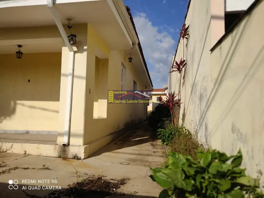 Casa com 3 quartos à venda, 180m2 em Valinhos - SP - imagem 2 Foto 2 de Casa com 3 quartos à venda, 180m2 em Valinhos - SP