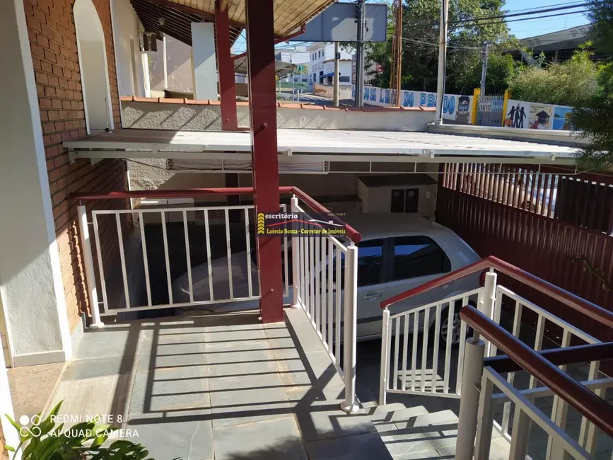 Casa com 3 quartos à venda, 178m2 em Valinhos - SP - imagem 2 Foto 2 de Casa com 3 quartos à venda, 178m2 em Valinhos - SP