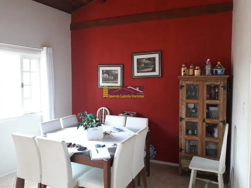 Casa com 3 quartos à venda, 200m2 em Valinhos - SP - imagem 3 Foto 3 de Casa com 3 quartos à venda, 200m2 em Valinhos - SP