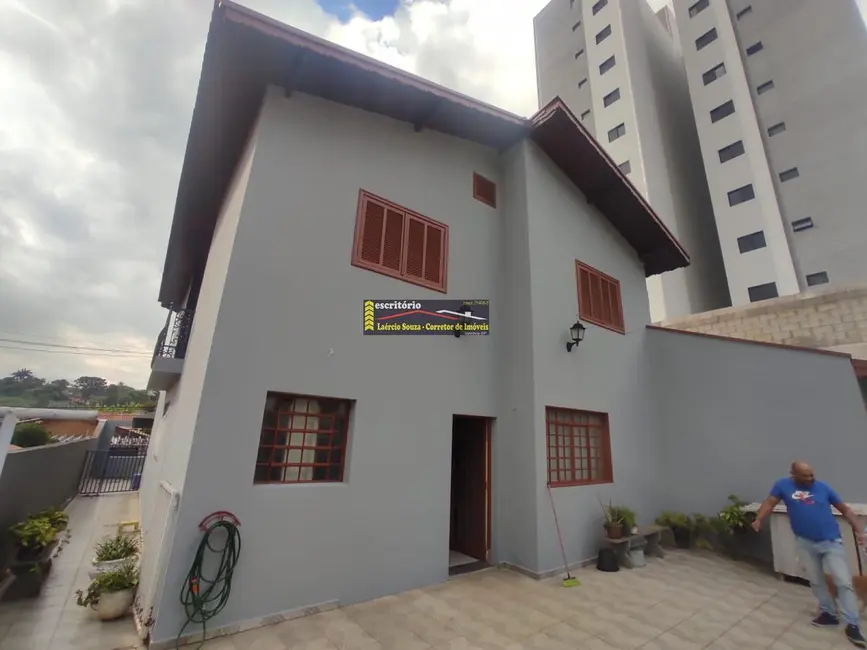 Casa com 4 quartos à venda, 331m2 em Valinhos - SP - imagem 4 Foto 4 de Casa com 4 quartos à venda, 331m2 em Valinhos - SP