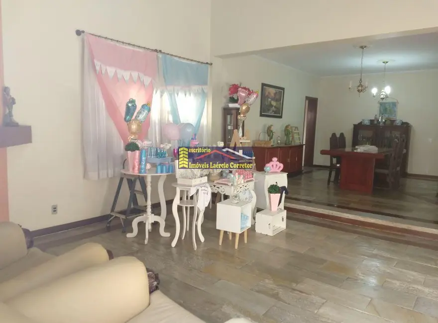 Casa com 3 quartos à venda, 430m2 em Valinhos - SP - imagem 9 Foto 9 de Casa com 3 quartos à venda, 430m2 em Valinhos - SP