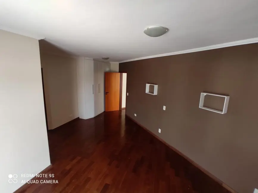 Casa de Condomínio com 4 quartos à venda, 300m2 em Valinhos - SP - imagem 3 Foto 3 de Casa de Condomínio com 4 quartos à venda, 300m2 em Valinhos - SP