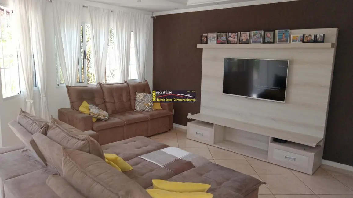 Casa com 3 quartos à venda, 279m2 em Valinhos - SP - imagem 9 Foto 9 de Casa com 3 quartos à venda, 279m2 em Valinhos - SP