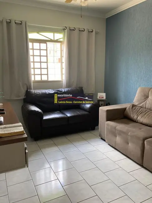 Casa de Condomínio com 3 quartos à venda, 180m2 em Valinhos - SP - imagem 3 Foto 3 de Casa de Condomínio com 3 quartos à venda, 180m2 em Valinhos - SP