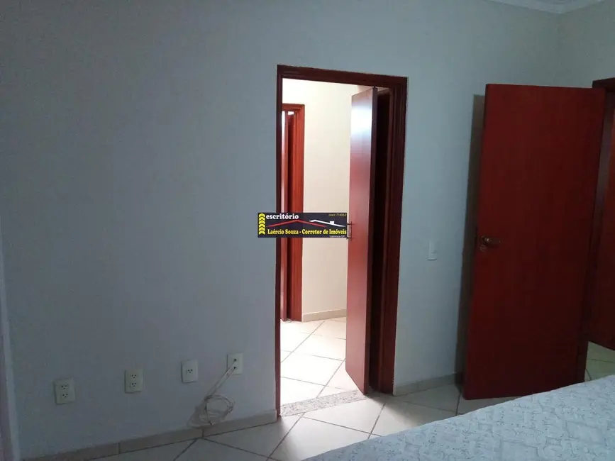 Chácara com 2 quartos à venda, 296m2 em Valinhos - SP - imagem 6 Foto 6 de Chácara com 2 quartos à venda, 296m2 em Valinhos - SP
