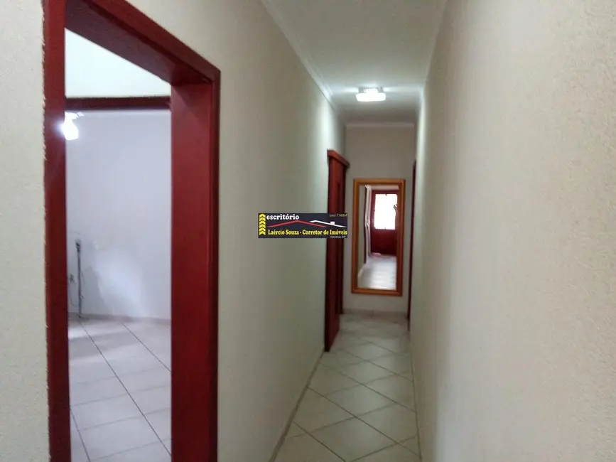 Chácara com 2 quartos à venda, 296m2 em Valinhos - SP - imagem 4 Foto 4 de Chácara com 2 quartos à venda, 296m2 em Valinhos - SP