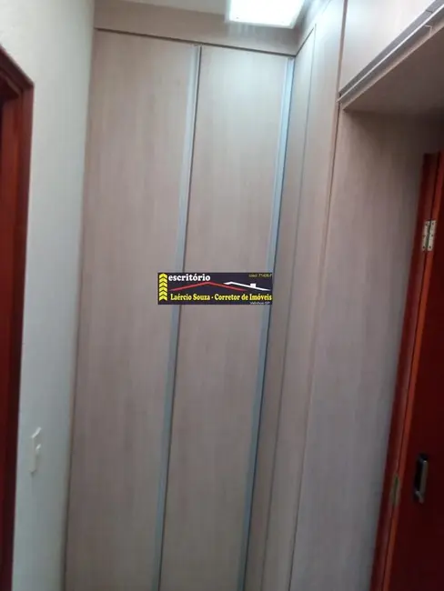 Chácara com 2 quartos à venda, 296m2 em Valinhos - SP - imagem 5 Foto 5 de Chácara com 2 quartos à venda, 296m2 em Valinhos - SP