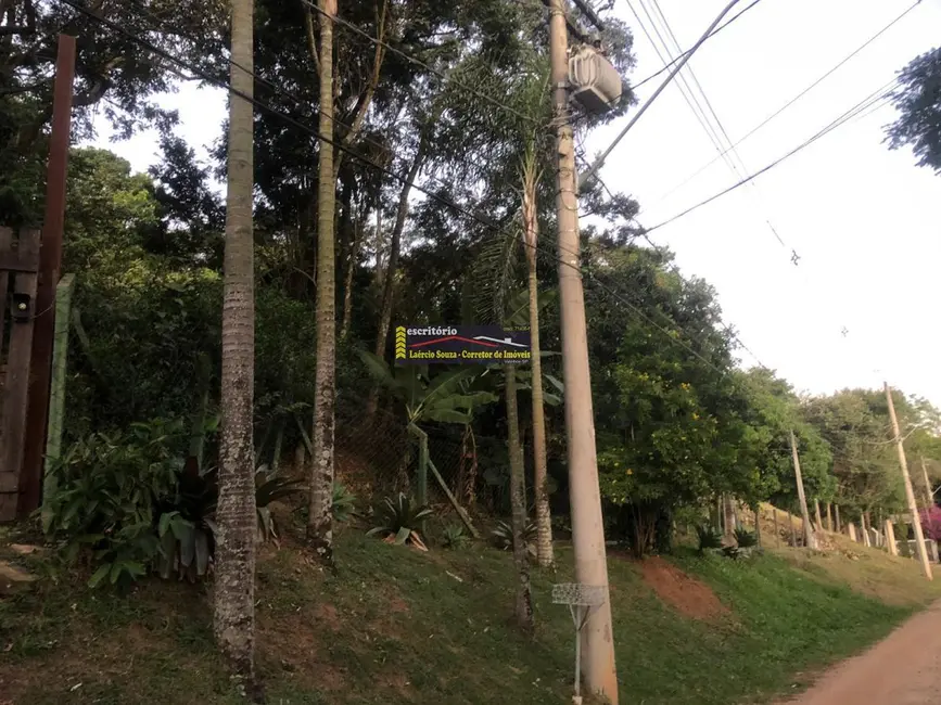 Chácara com 2 quartos à venda, 180m2 em Valinhos - SP - imagem 2 Foto 2 de Chácara com 2 quartos à venda, 180m2 em Valinhos - SP