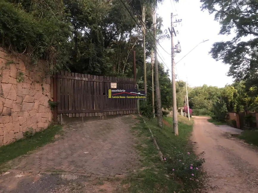 Chácara com 2 quartos à venda, 180m2 em Valinhos - SP - imagem 1 Foto 1 de Chácara com 2 quartos à venda, 180m2 em Valinhos - SP