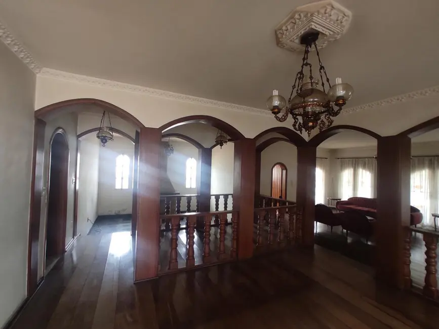 Casa com 3 quartos para alugar, 334m2 em Valinhos - SP - imagem 7 Foto 7 de Casa com 3 quartos para alugar, 334m2 em Valinhos - SP