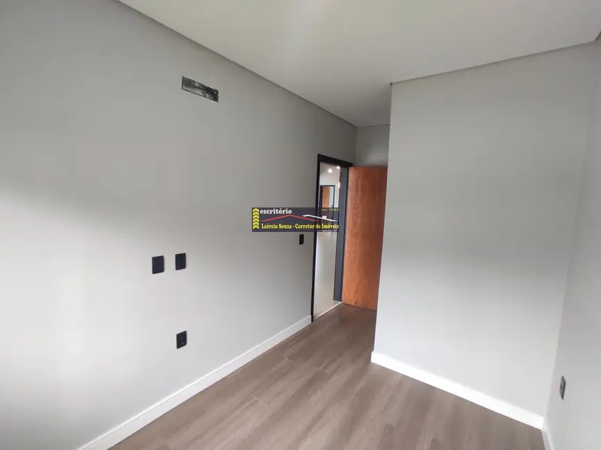 Casa de Condomínio com 3 quartos à venda, 164m2 em Valinhos - SP - imagem 5 Foto 5 de Casa de Condomínio com 3 quartos à venda, 164m2 em Valinhos - SP