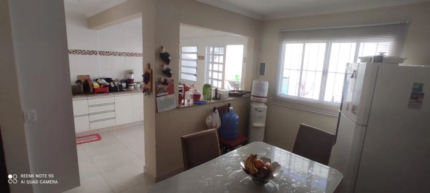 Casa com 4 quartos à venda, 160m2 em Valinhos - SP - imagem 8 Foto 8 de Casa com 4 quartos à venda, 160m2 em Valinhos - SP