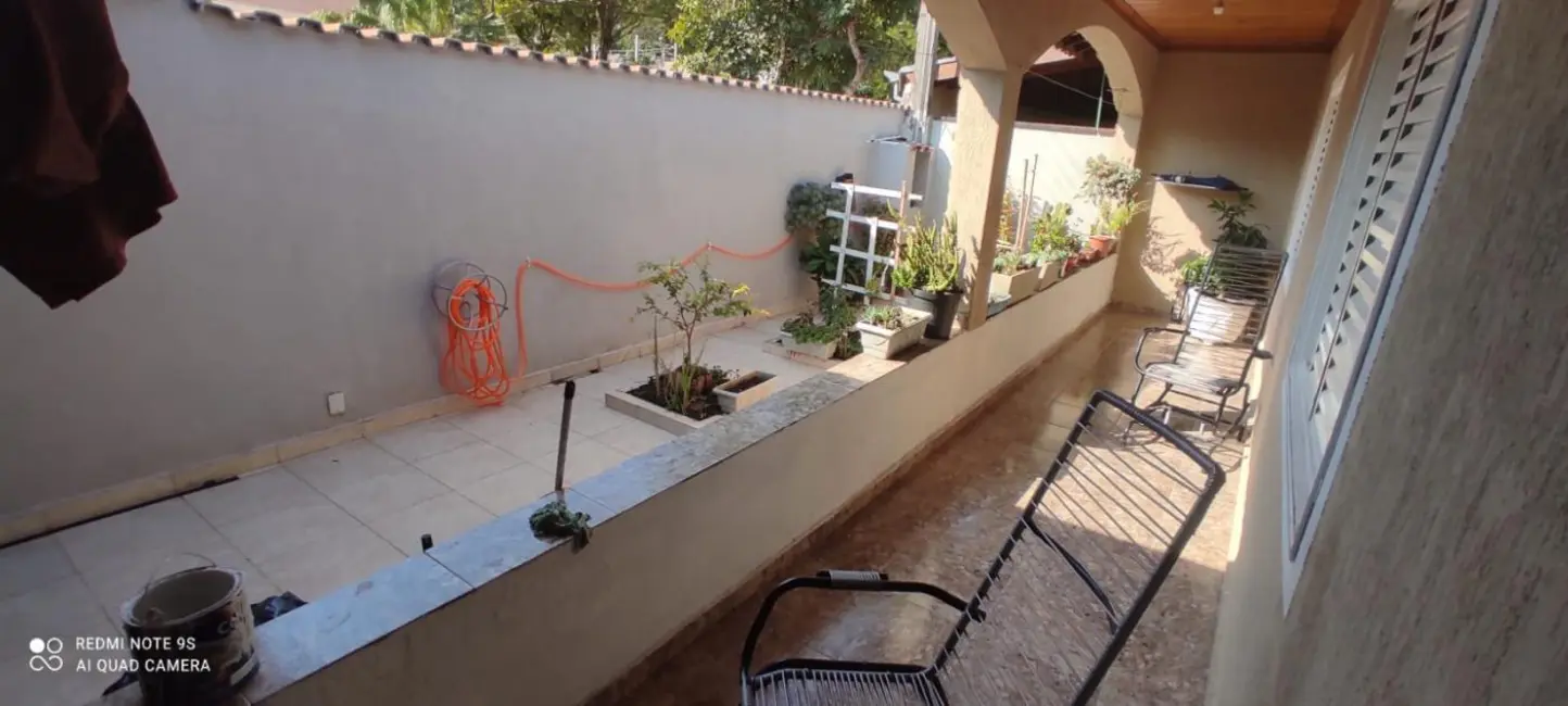 Casa com 4 quartos à venda, 160m2 em Valinhos - SP - imagem 3 Foto 3 de Casa com 4 quartos à venda, 160m2 em Valinhos - SP