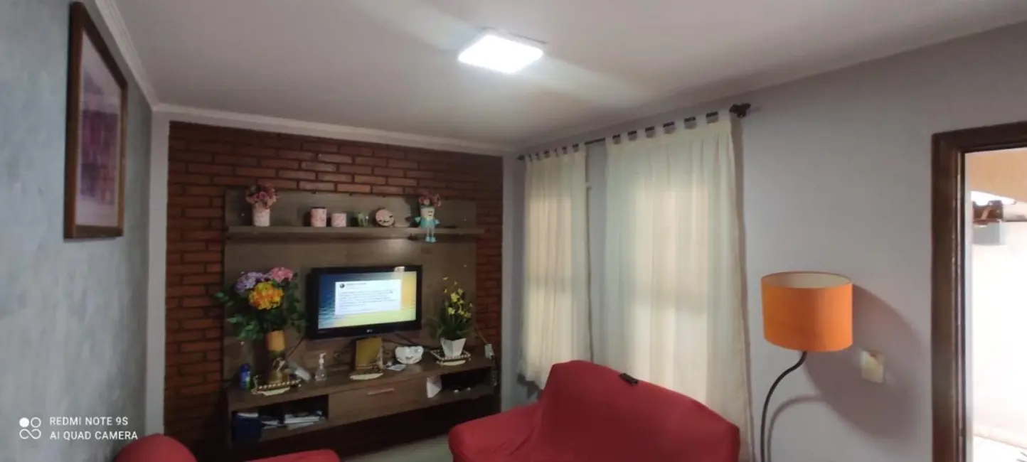 Casa com 4 quartos à venda, 160m2 em Valinhos - SP - imagem 4 Foto 4 de Casa com 4 quartos à venda, 160m2 em Valinhos - SP