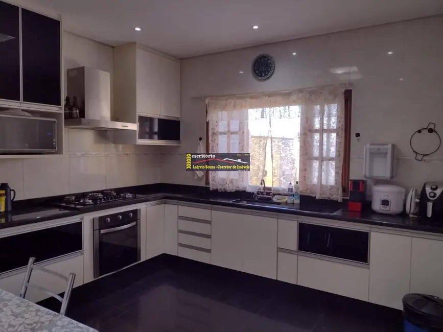 Foto 2 de Casa com 3 quartos à venda, 230m2 em Campinas - SP