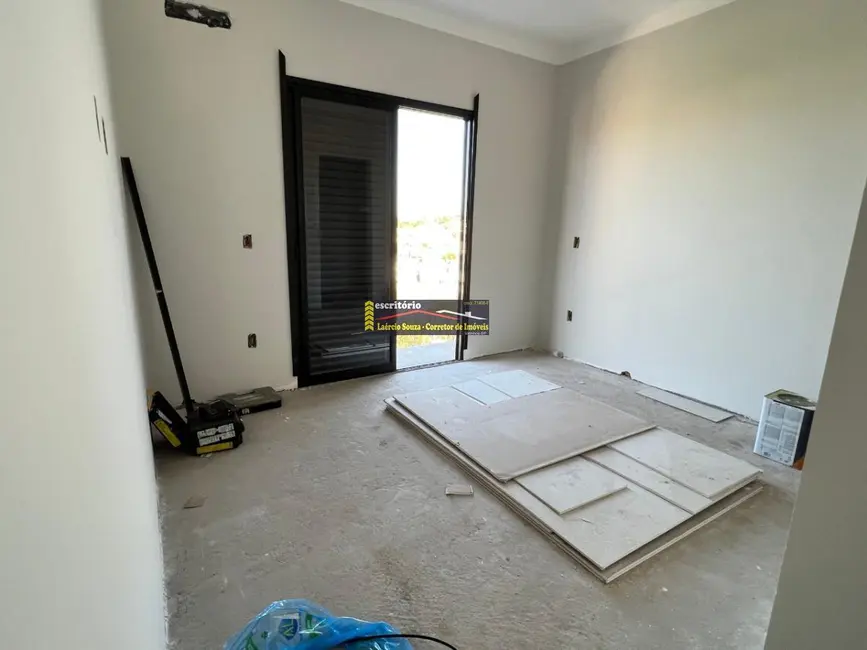 Casa de Condomínio com 3 quartos à venda, 204m2 em Valinhos - SP - imagem 4 Foto 4 de Casa de Condomínio com 3 quartos à venda, 204m2 em Valinhos - SP