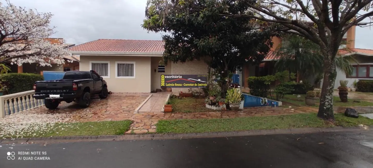Casa de Condomínio com 3 quartos à venda, 300m2 em Valinhos - SP - imagem 1 Foto 1 de Casa de Condomínio com 3 quartos à venda, 300m2 em Valinhos - SP