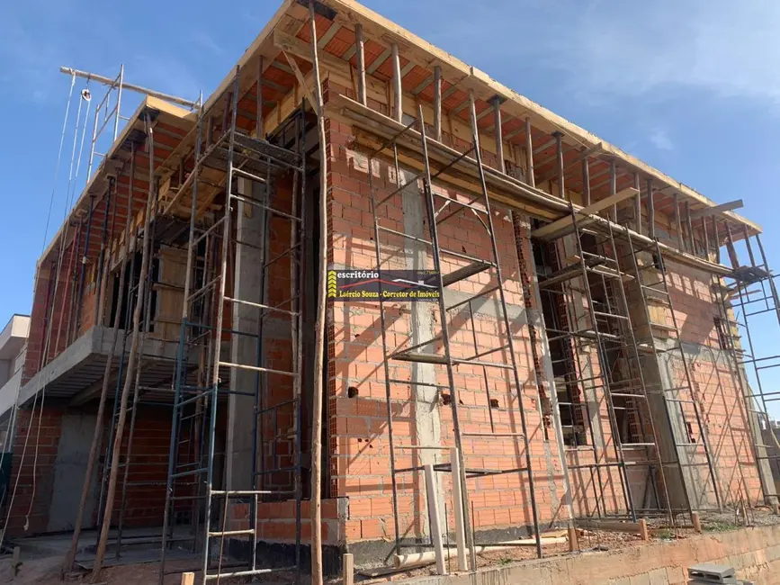 Casa de Condomínio com 3 quartos à venda, 208m2 em Valinhos - SP - imagem 5 Foto 5 de Casa de Condomínio com 3 quartos à venda, 208m2 em Valinhos - SP