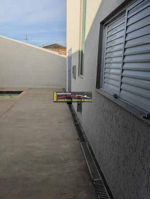 Casa com 3 quartos à venda, 180m2 em Borda Da Mata - MG - imagem 9 Foto 9 de Casa com 3 quartos à venda, 180m2 em Borda Da Mata - MG