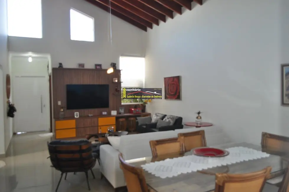 Casa de Condomínio com 3 quartos à venda, 220m2 em Valinhos - SP - imagem 6 Foto 6 de Casa de Condomínio com 3 quartos à venda, 220m2 em Valinhos - SP