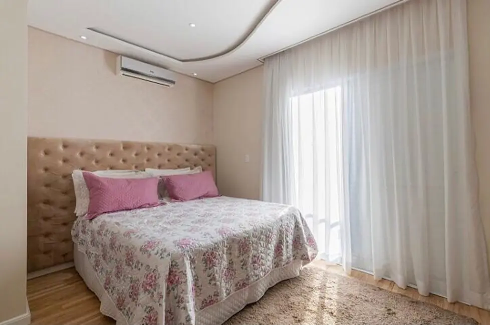 Casa com 3 quartos à venda, 300m2 em Valinhos - SP - imagem 9 Foto 9 de Casa com 3 quartos à venda, 300m2 em Valinhos - SP