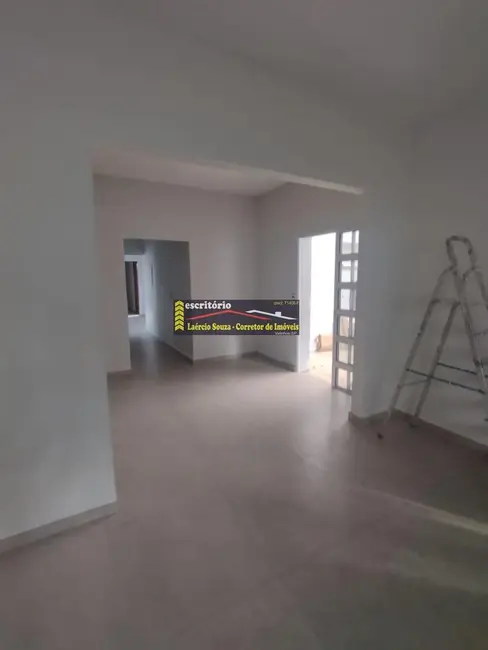 Foto 2 de Casa com 4 quartos à venda, 299m2 em Campinas - SP