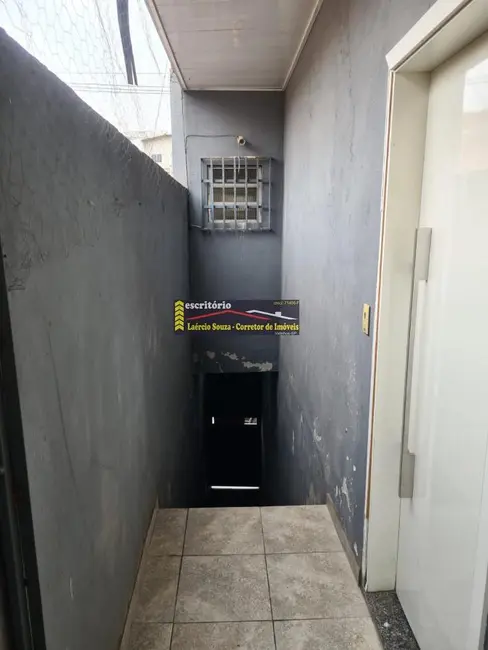 Prédio Inteiro à venda, 240m2 em Franco Da Rocha - SP - imagem 5 Foto 5 de Prédio Inteiro à venda, 240m2 em Franco Da Rocha - SP