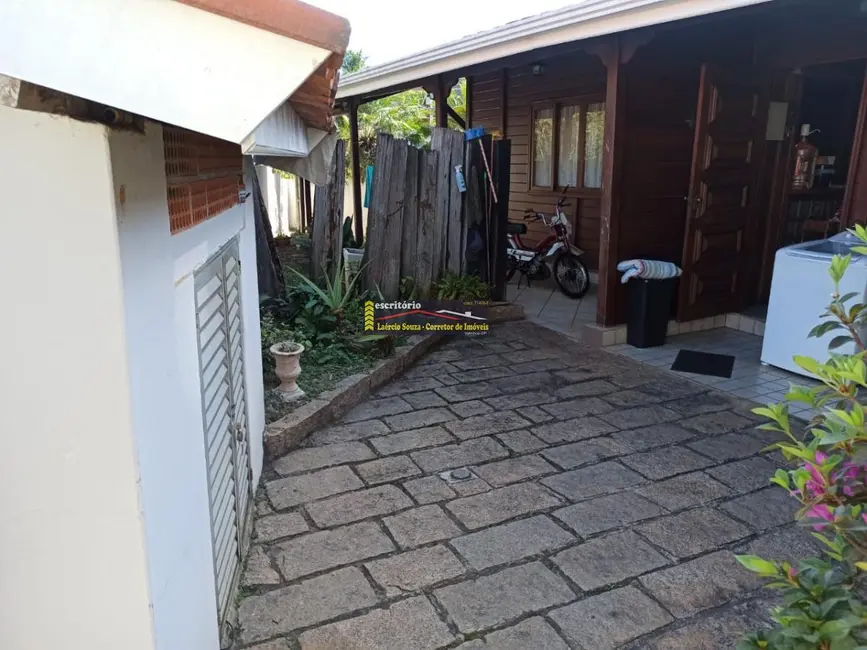 Casa com 3 quartos à venda, 206m2 em Valinhos - SP - imagem 2 Foto 2 de Casa com 3 quartos à venda, 206m2 em Valinhos - SP