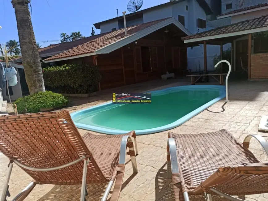 Casa com 3 quartos à venda, 206m2 em Valinhos - SP - imagem 8 Foto 8 de Casa com 3 quartos à venda, 206m2 em Valinhos - SP