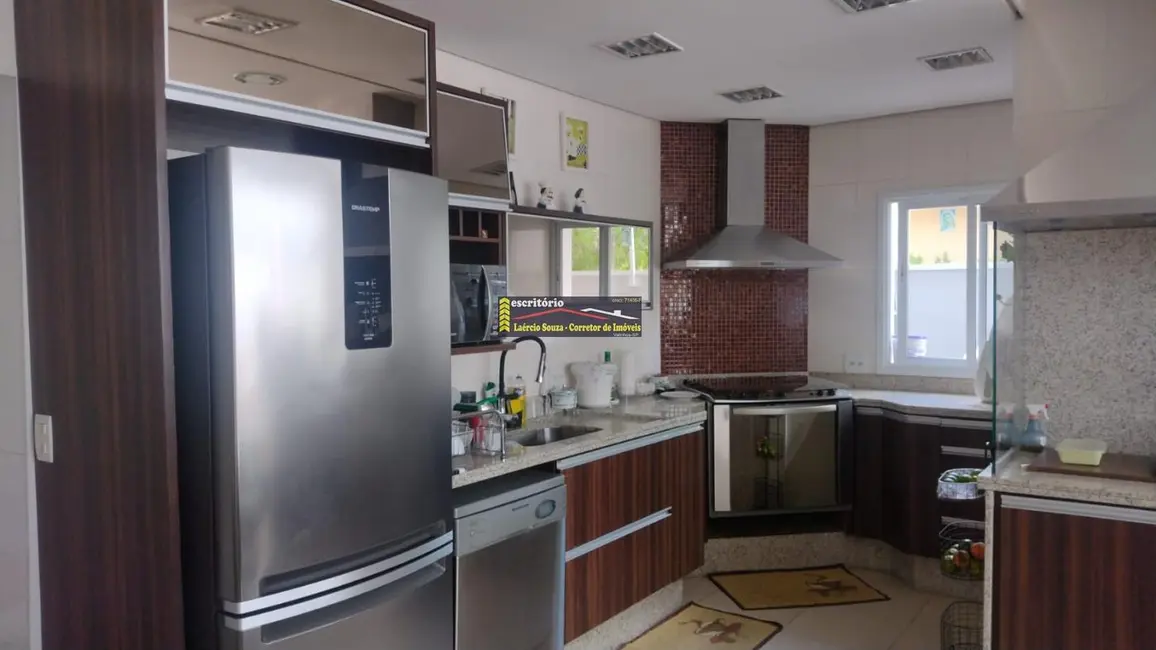 Casa de Condomínio com 4 quartos à venda, 300m2 em Valinhos - SP - imagem 8 Foto 8 de Casa de Condomínio com 4 quartos à venda, 300m2 em Valinhos - SP