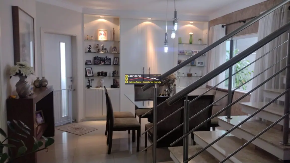 Casa de Condomínio com 4 quartos à venda, 300m2 em Valinhos - SP - imagem 9 Foto 9 de Casa de Condomínio com 4 quartos à venda, 300m2 em Valinhos - SP