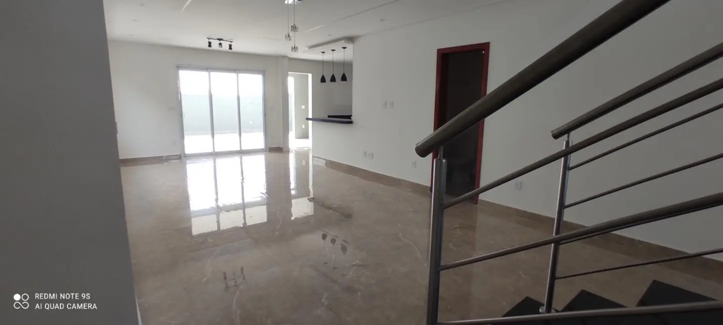 Casa de Condomínio com 3 quartos à venda, 153m2 em Valinhos - SP - imagem 6 Foto 6 de Casa de Condomínio com 3 quartos à venda, 153m2 em Valinhos - SP