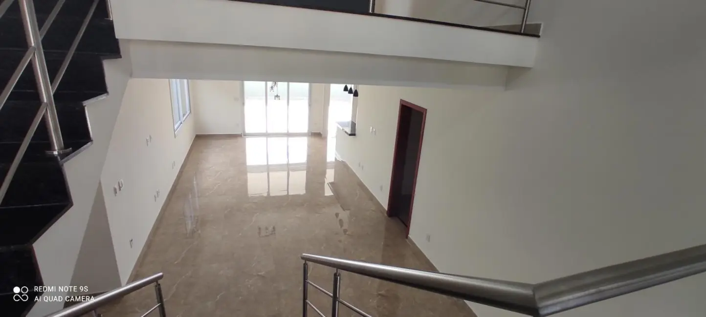 Casa de Condomínio com 3 quartos à venda, 153m2 em Valinhos - SP - imagem 3 Foto 3 de Casa de Condomínio com 3 quartos à venda, 153m2 em Valinhos - SP