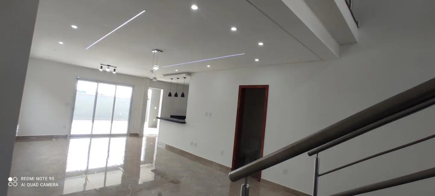 Casa de Condomínio com 3 quartos à venda, 153m2 em Valinhos - SP - imagem 8 Foto 8 de Casa de Condomínio com 3 quartos à venda, 153m2 em Valinhos - SP