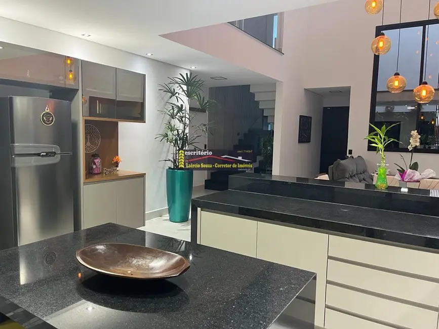 Foto 8 de Casa de Condomínio à venda, 285m2 em Valinhos - SP