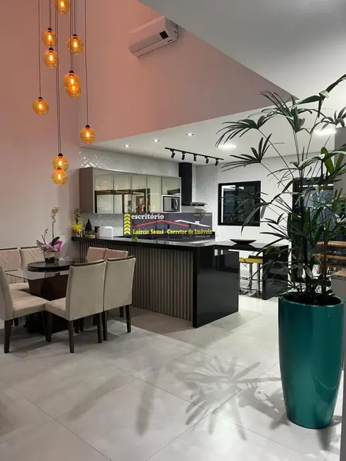 Foto 4 de Casa de Condomínio à venda, 285m2 em Valinhos - SP