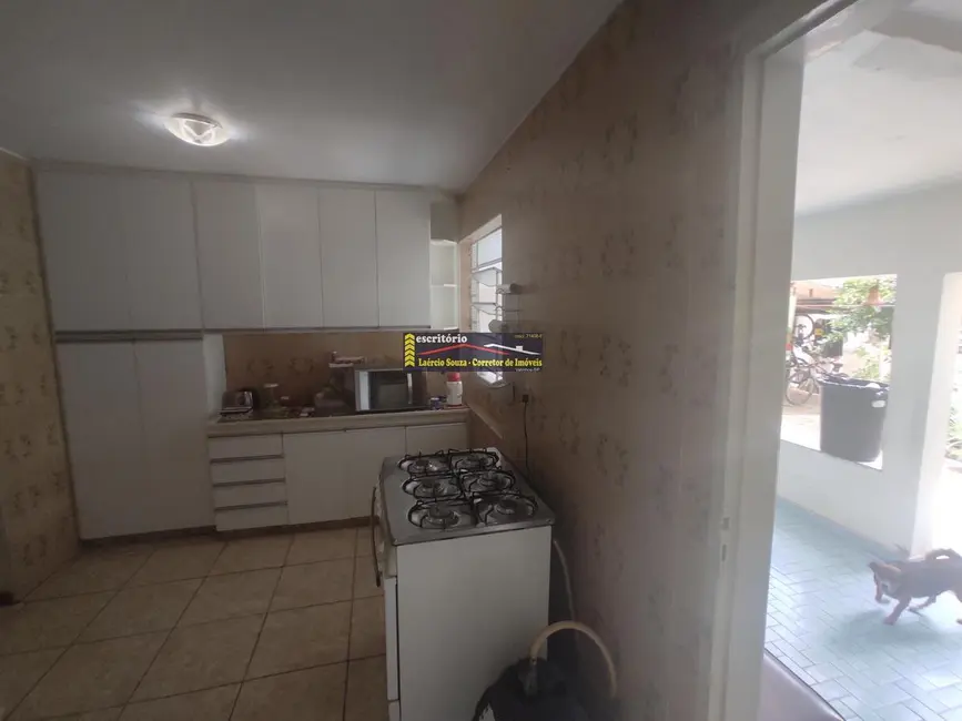 Foto 8 de Casa com 2 quartos à venda, 139m2 em Valinhos - SP