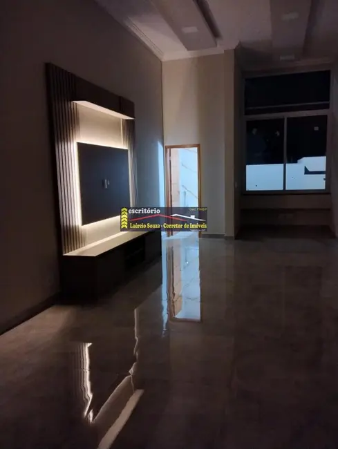 Casa de Condomínio com 3 quartos à venda, 186m2 em Valinhos - SP - imagem 4 Foto 4 de Casa de Condomínio com 3 quartos à venda, 186m2 em Valinhos - SP